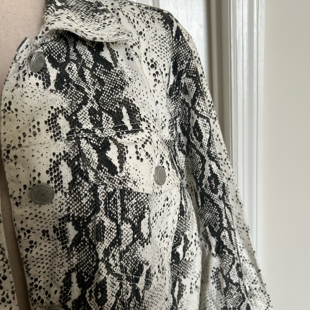 Blank Nyc Snakeskin Python Print Button Up Denim … - image 5